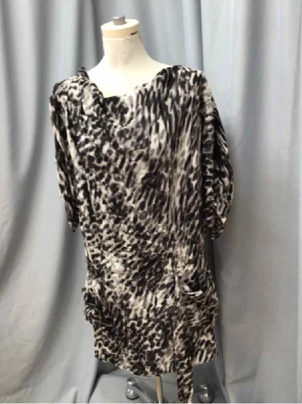 Sleek and simple dresses -BCBG SIZE LARGE Ladies DRESS