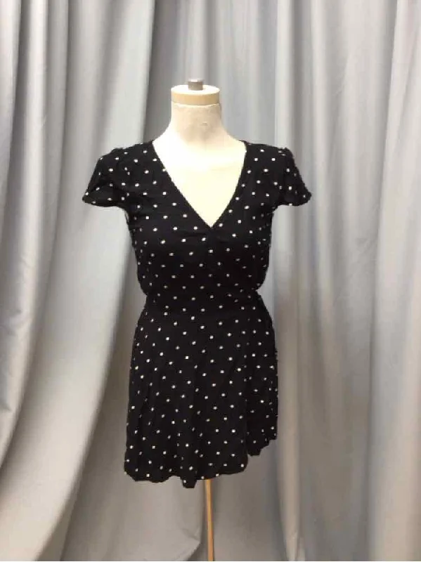 Dresses with flowing skirts -HOLLISTER SIZE SMALL Ladies DRESS