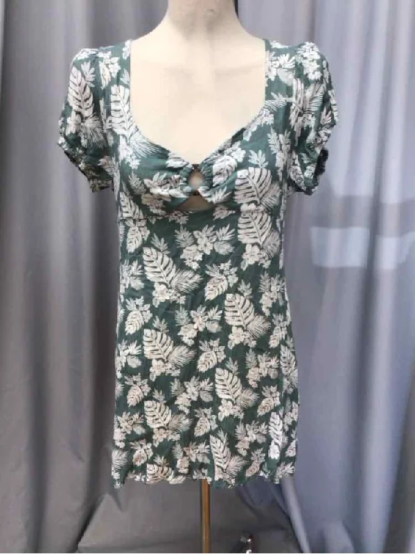 Dresses for vacations -VERNACULAR SIZE LARGE Ladies DRESS